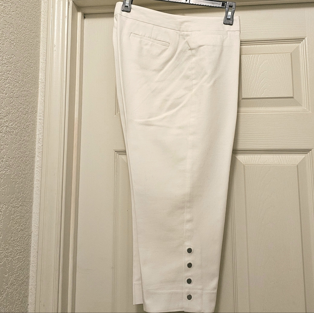 Rafaella Capris | Size Small | Fit Curvy | White